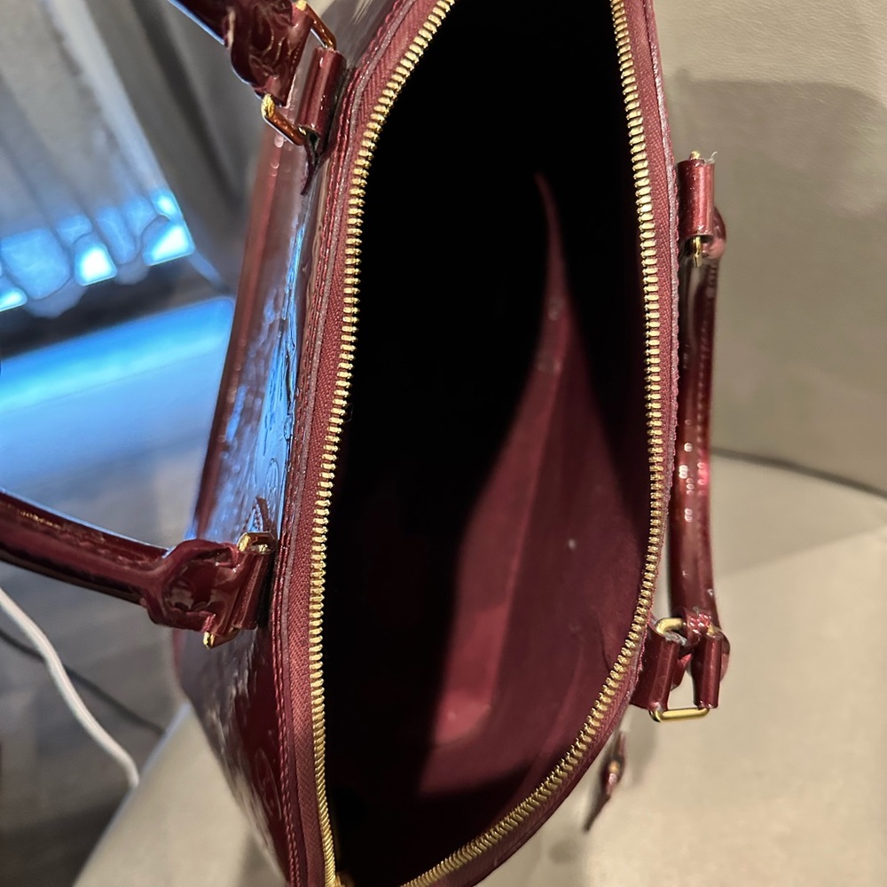 Louis Vuitton Alma Vernis GM (LARGE) - Picture 8 of 9